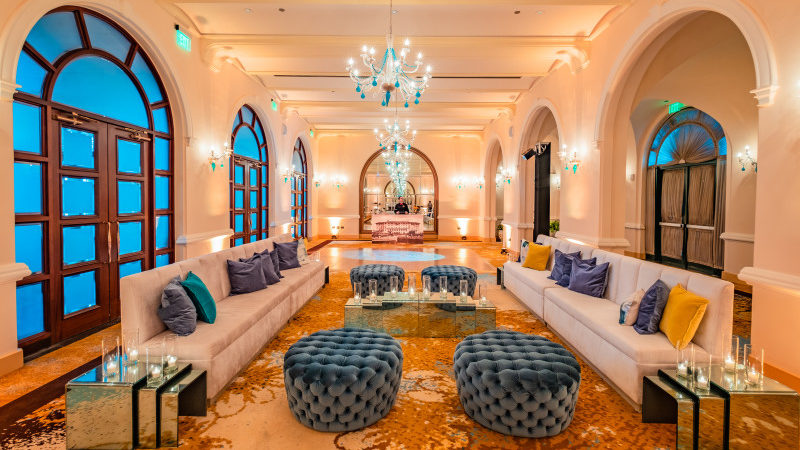 Salon Dorado 2