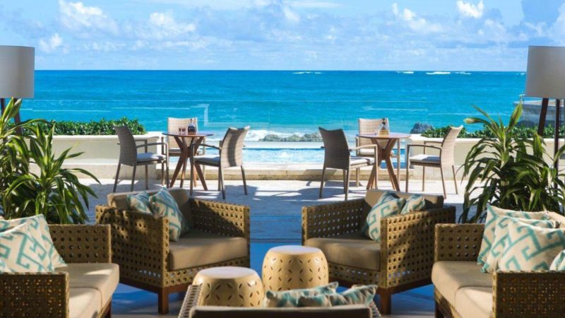 Salon Dorado Patio